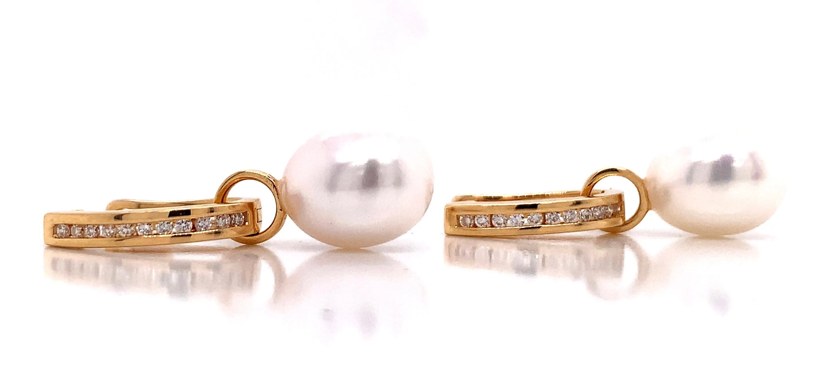 18ct Yellow Gold Fresh Water Cultured Pearl And 0.14ct Earth Grown Diamond  Drop Earrings