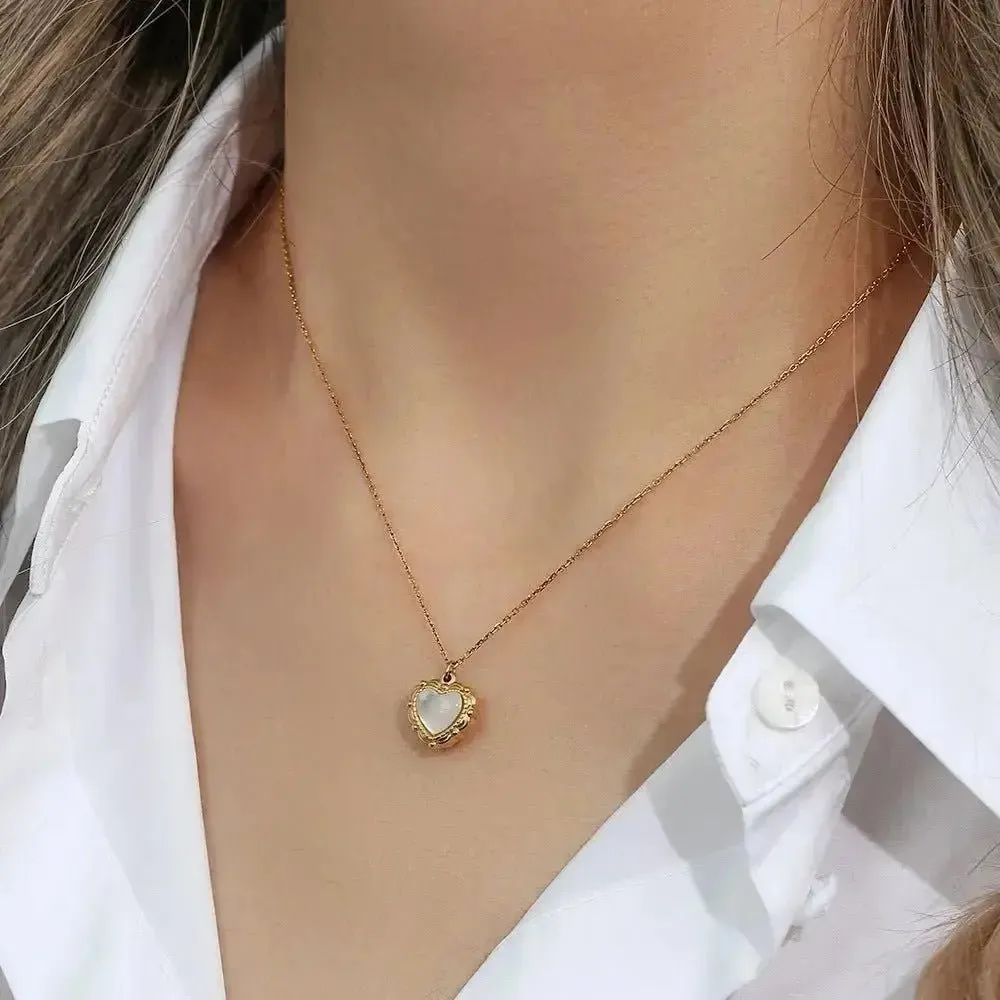 18K Gold-Plated Vintage Shell Love Pendant Necklace