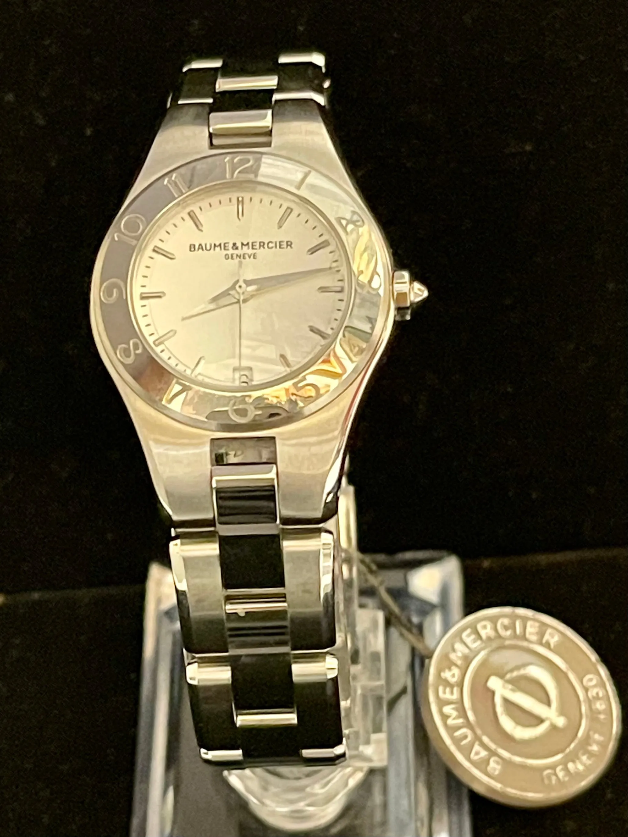 Baume & Mercier Beautiful Date Feature SS Ladies Wrist Watch - $6K APR w / COA!!