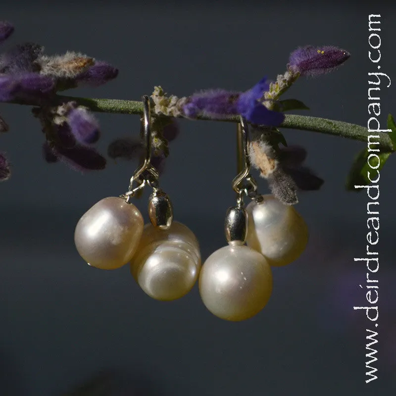 Big Pearl Too Earrings ~ White