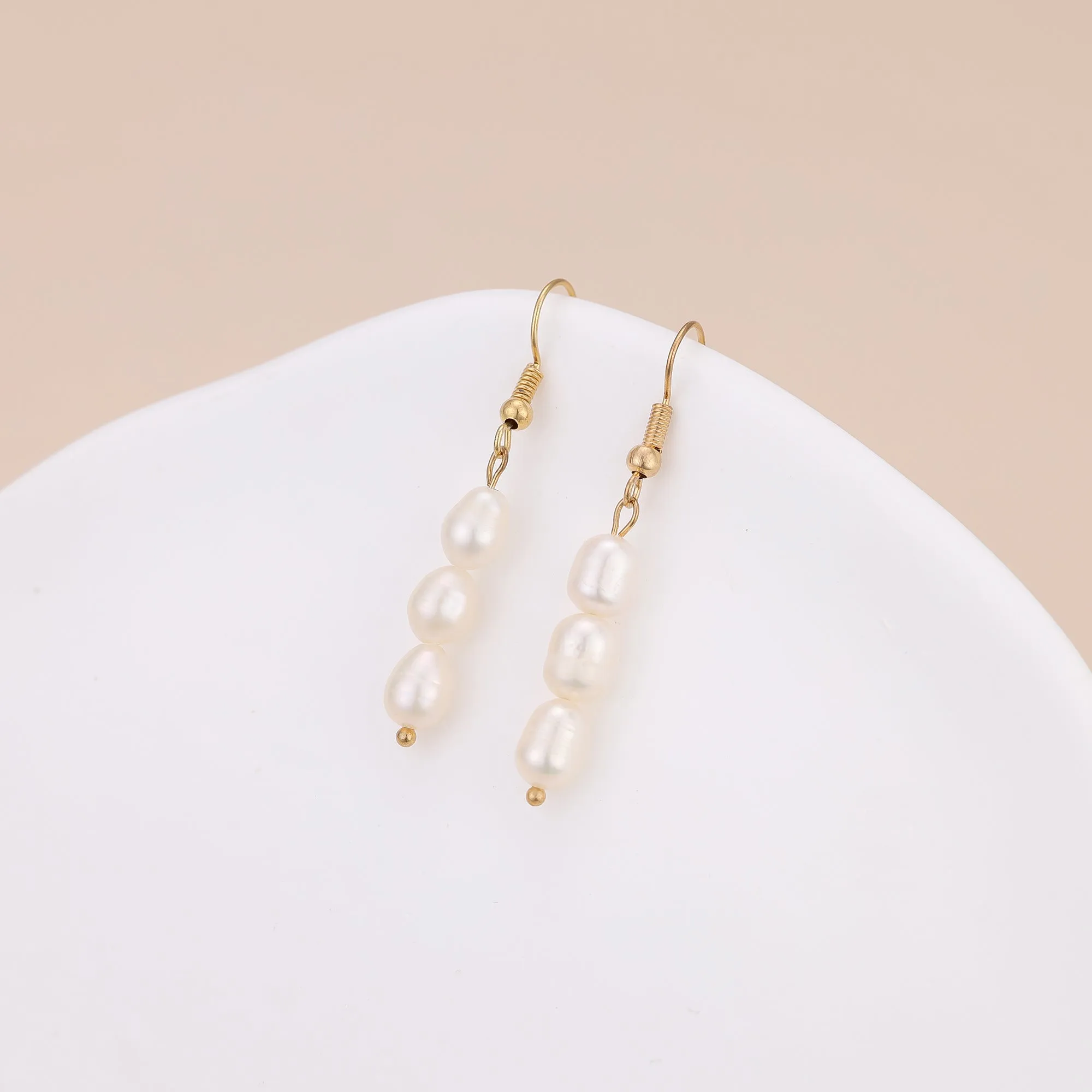E160 fresh water pearl dangle earrings