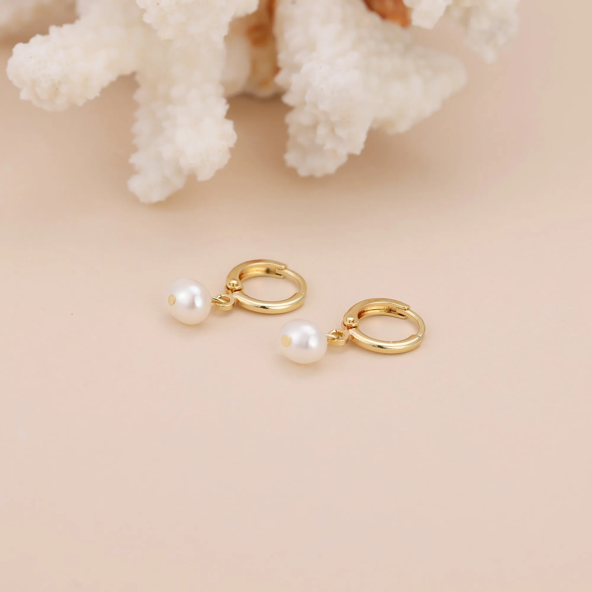 E185 freshwater pearl hoop drop huggie earrings