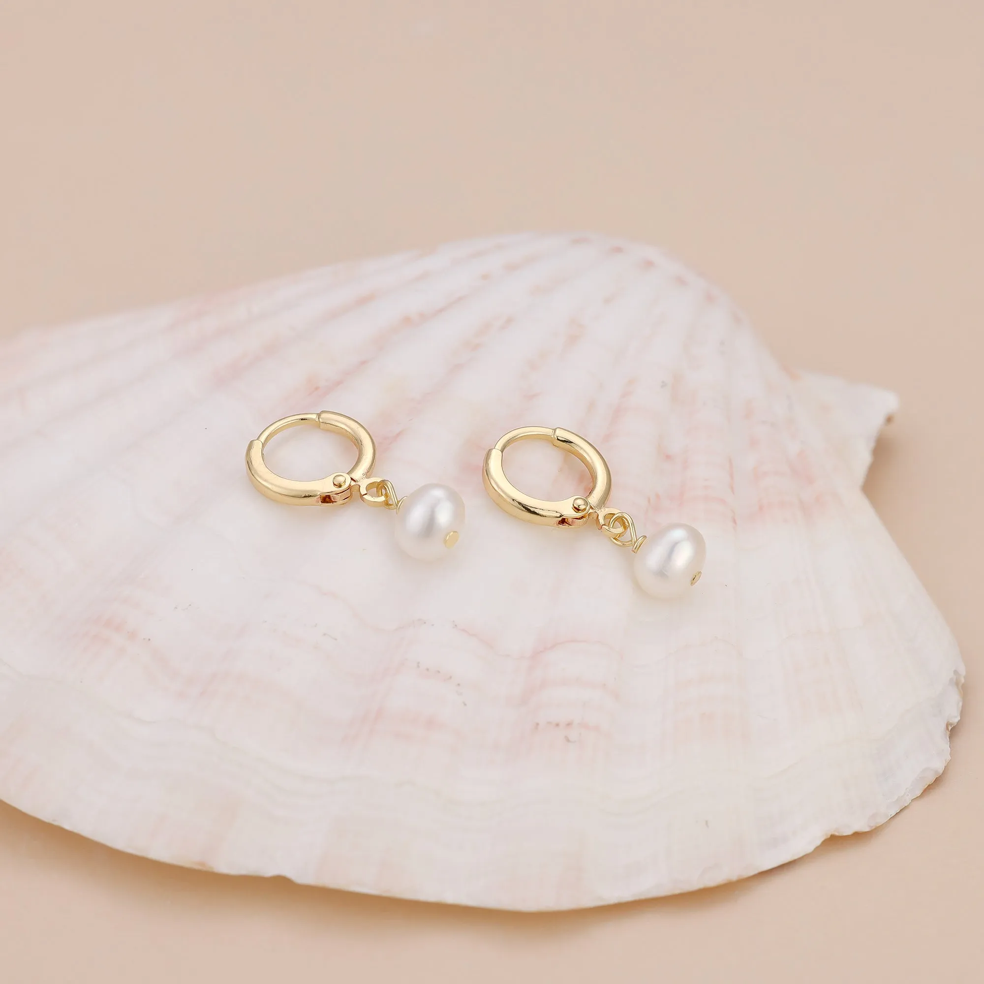 E185 freshwater pearl hoop drop huggie earrings