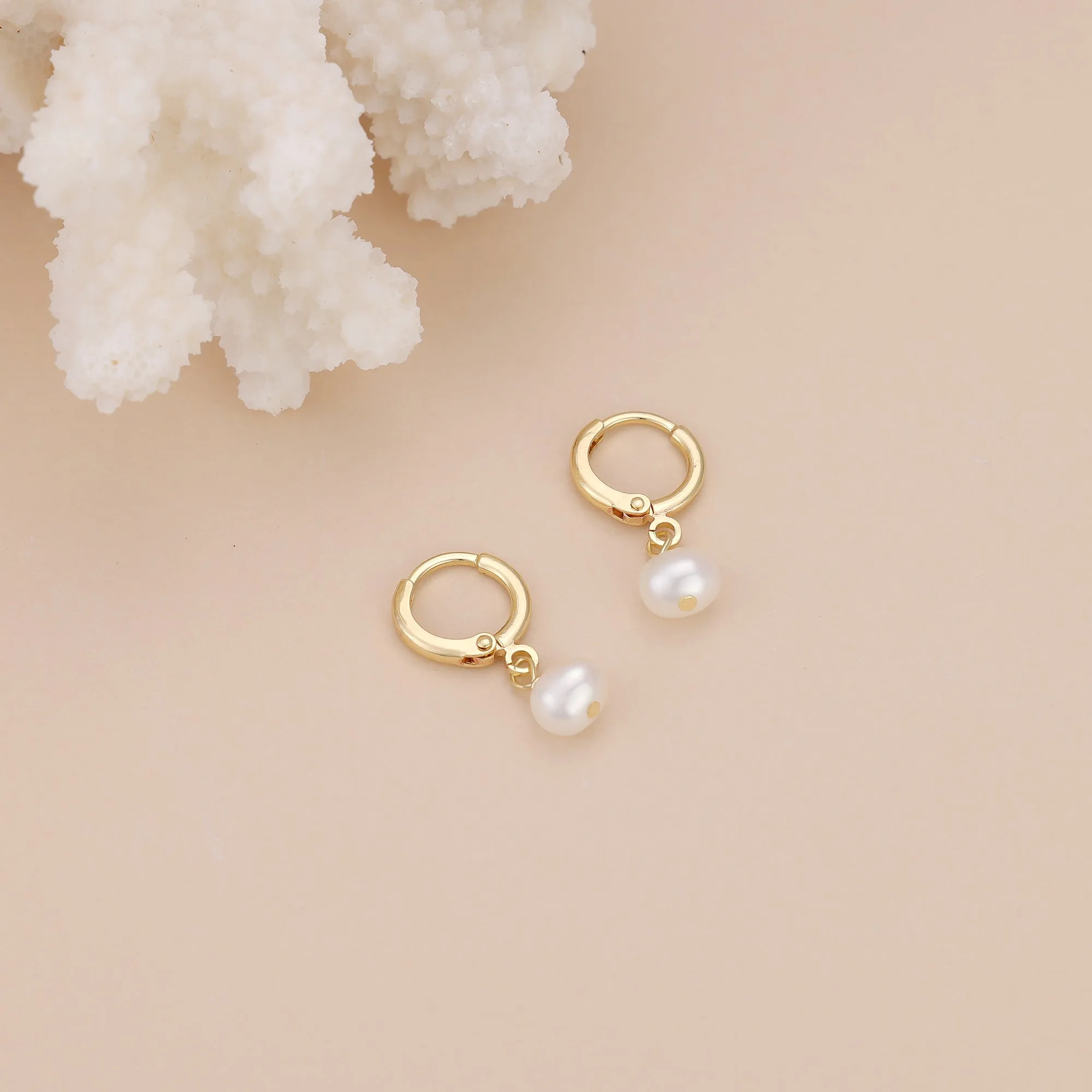 E185 freshwater pearl hoop drop huggie earrings