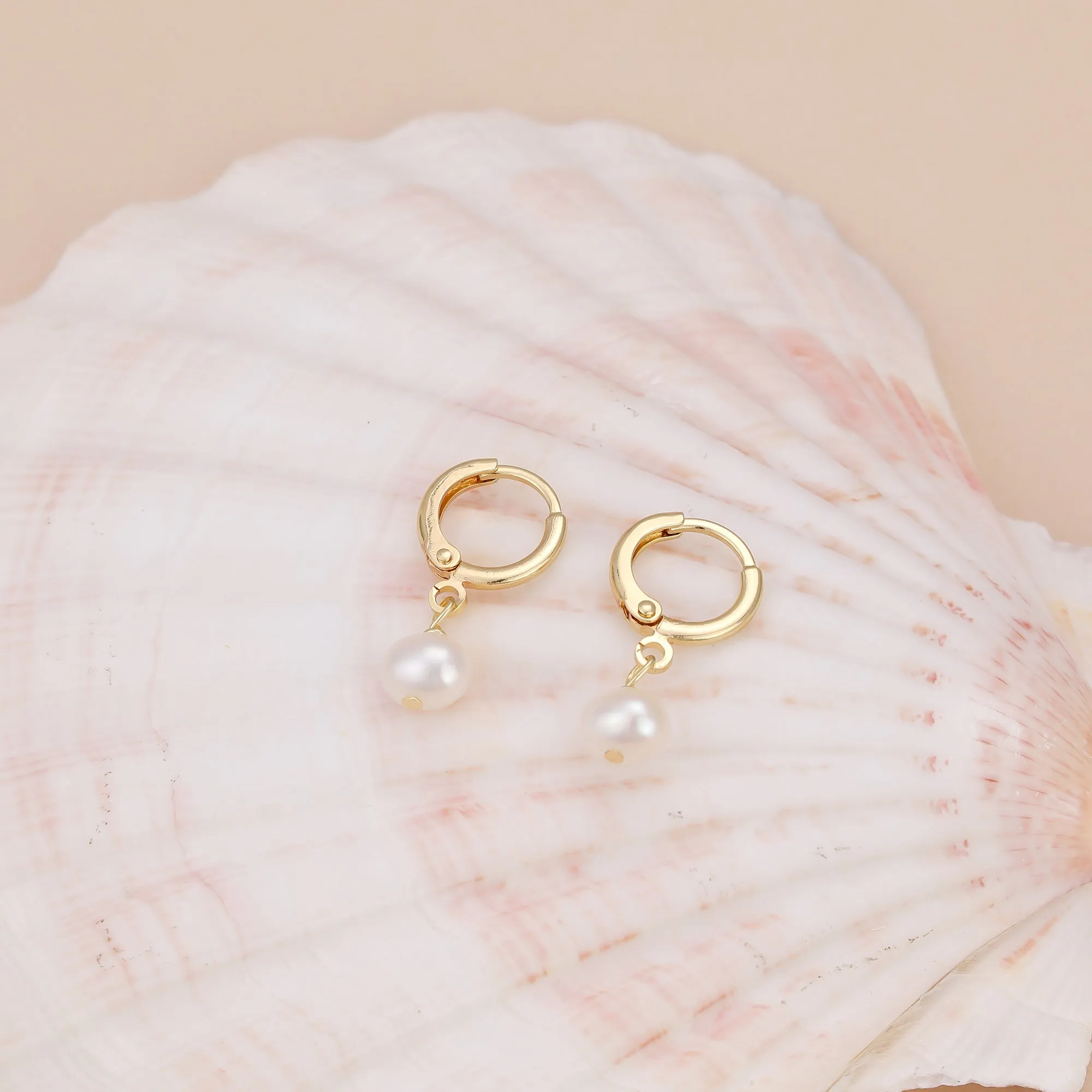 E185 freshwater pearl hoop drop huggie earrings