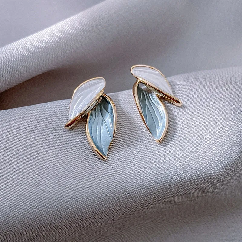 Elegant Plant-Inspired Drop Earrings