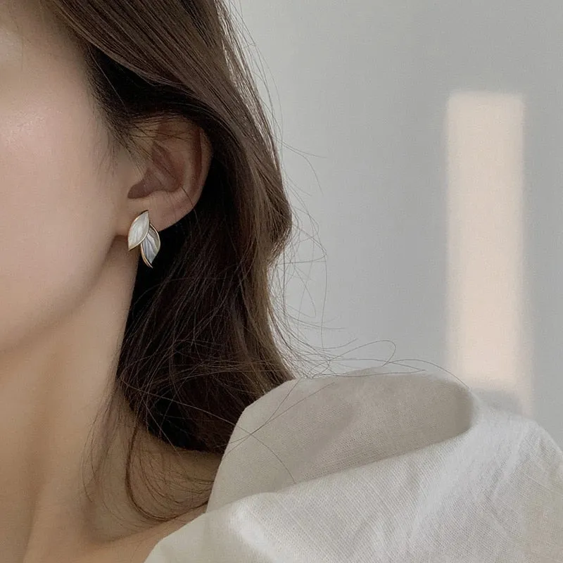 Elegant Plant-Inspired Drop Earrings