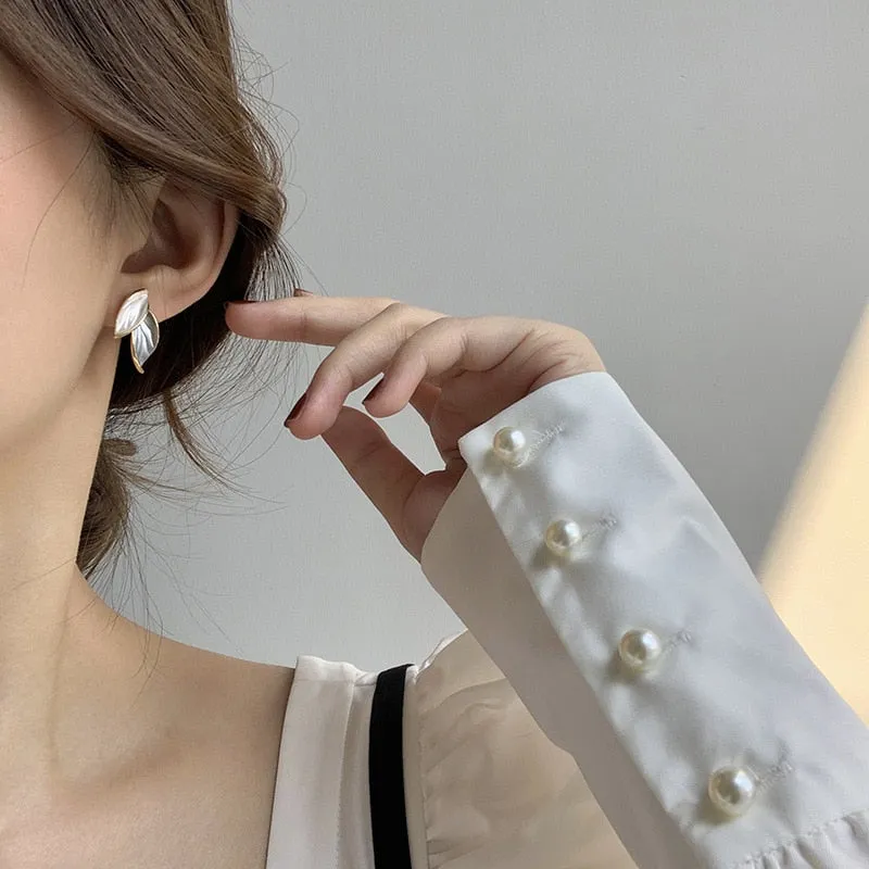 Elegant Plant-Inspired Drop Earrings