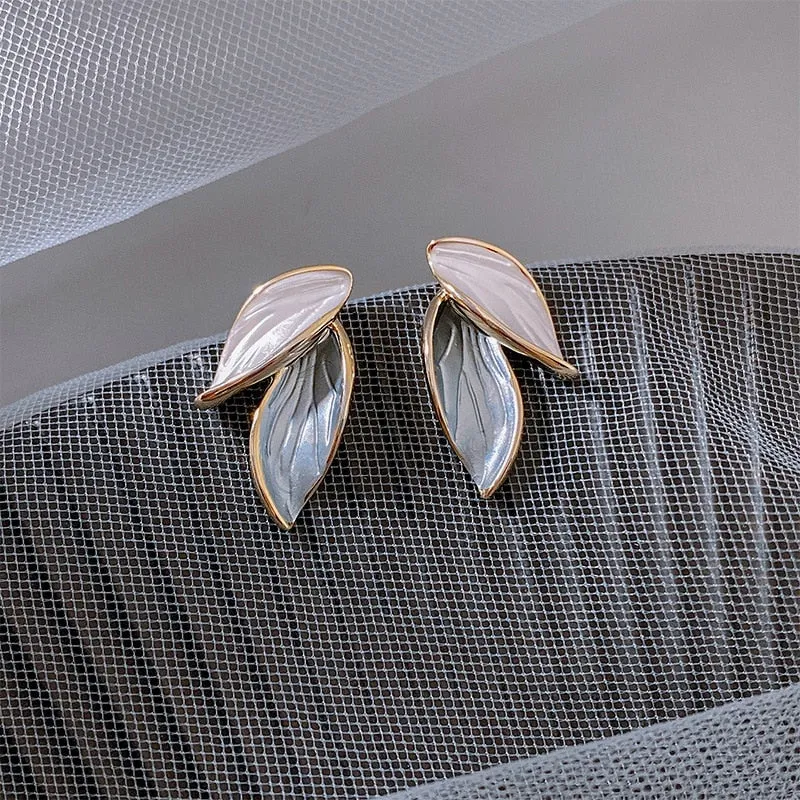 Elegant Plant-Inspired Drop Earrings