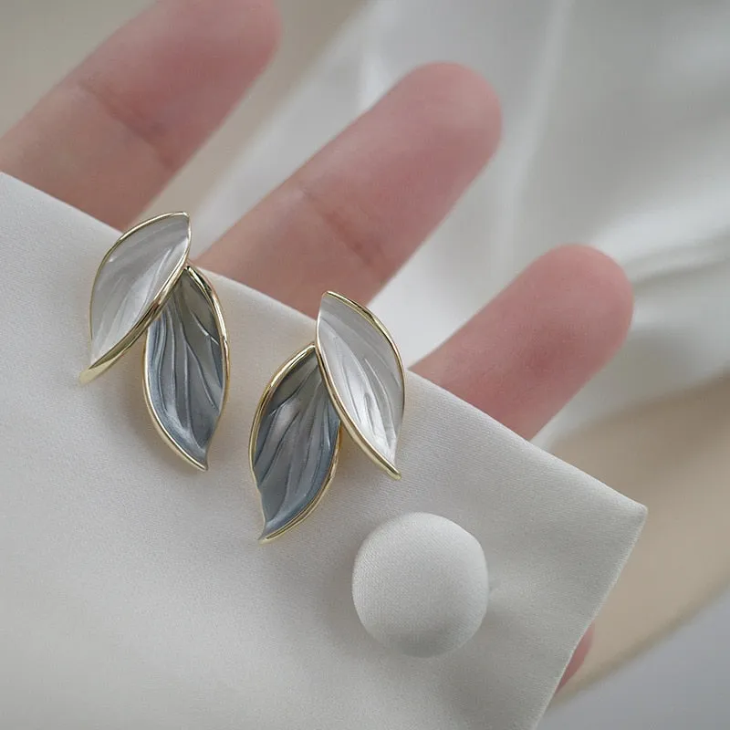 Elegant Plant-Inspired Drop Earrings