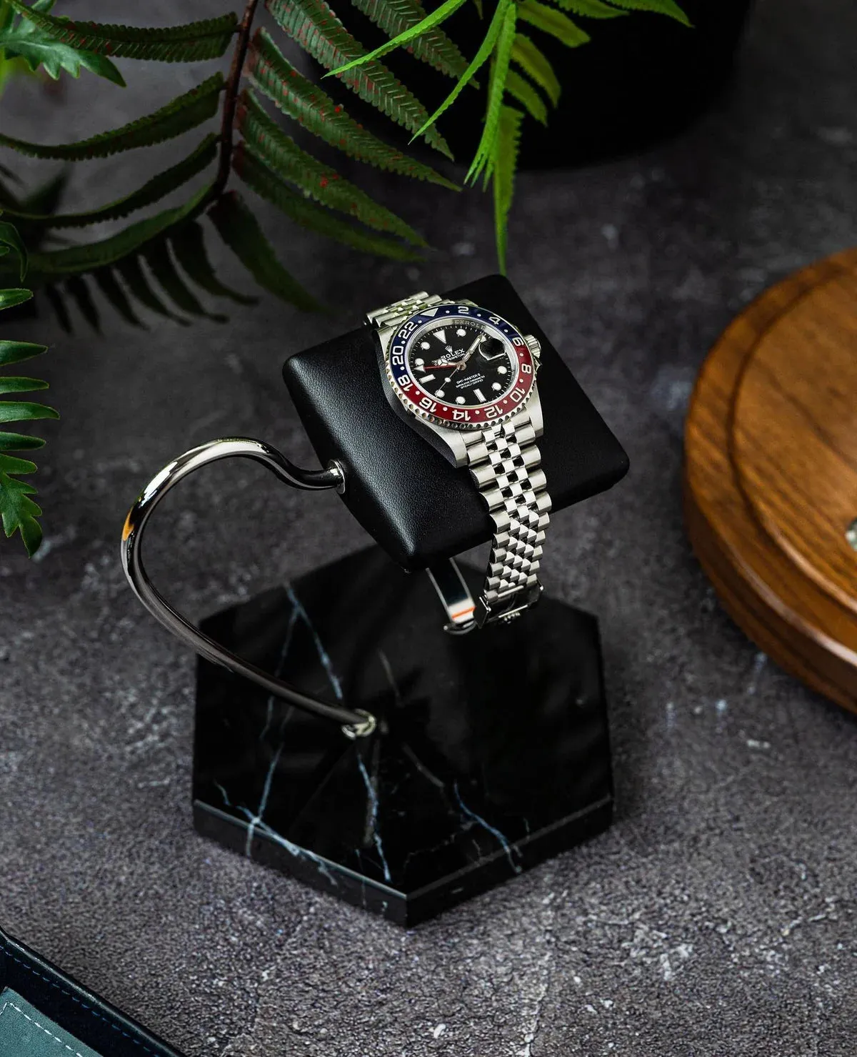 Fawes Hexagonal Watch Stand  Single Cushion
