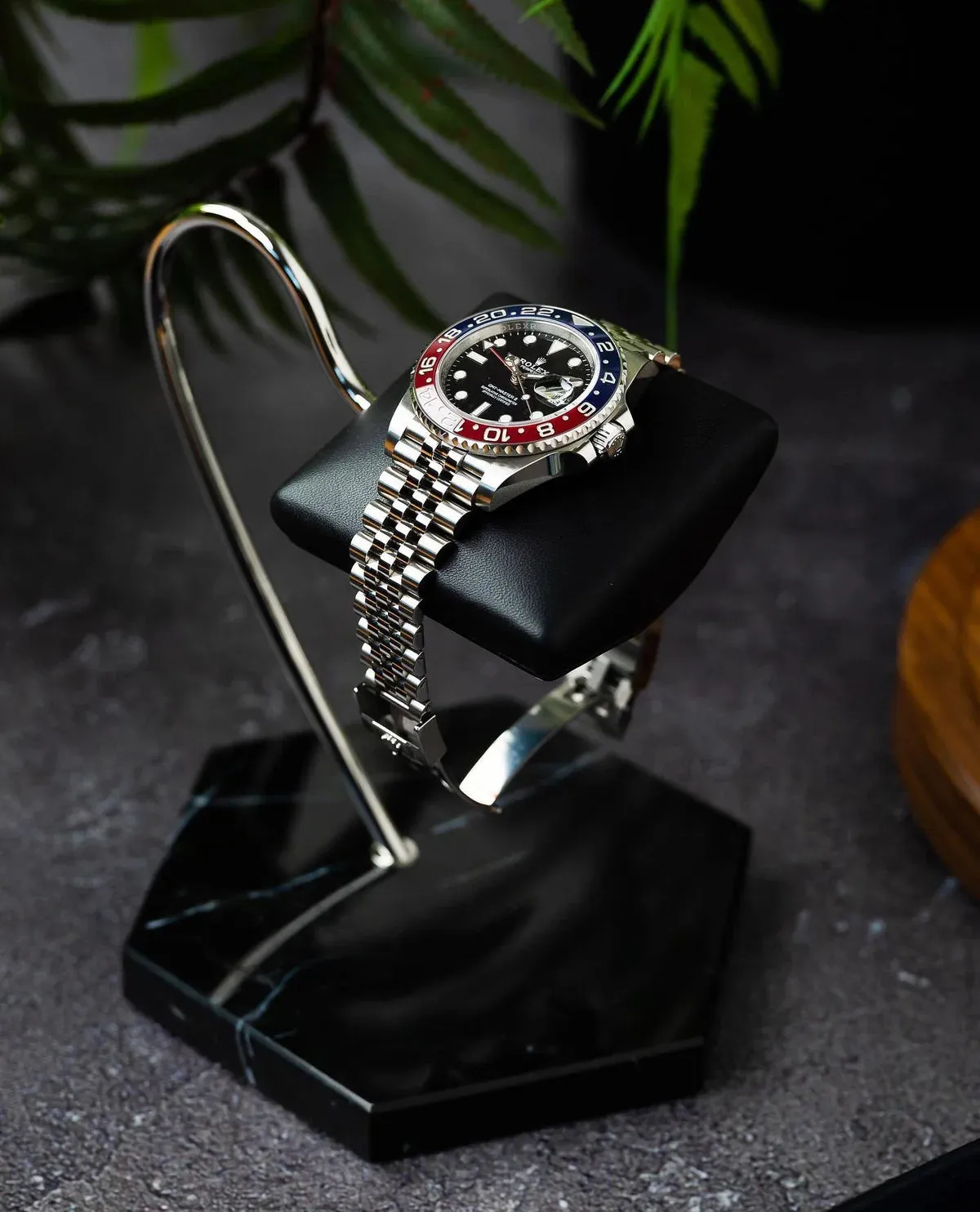 Fawes Hexagonal Watch Stand  Single Cushion
