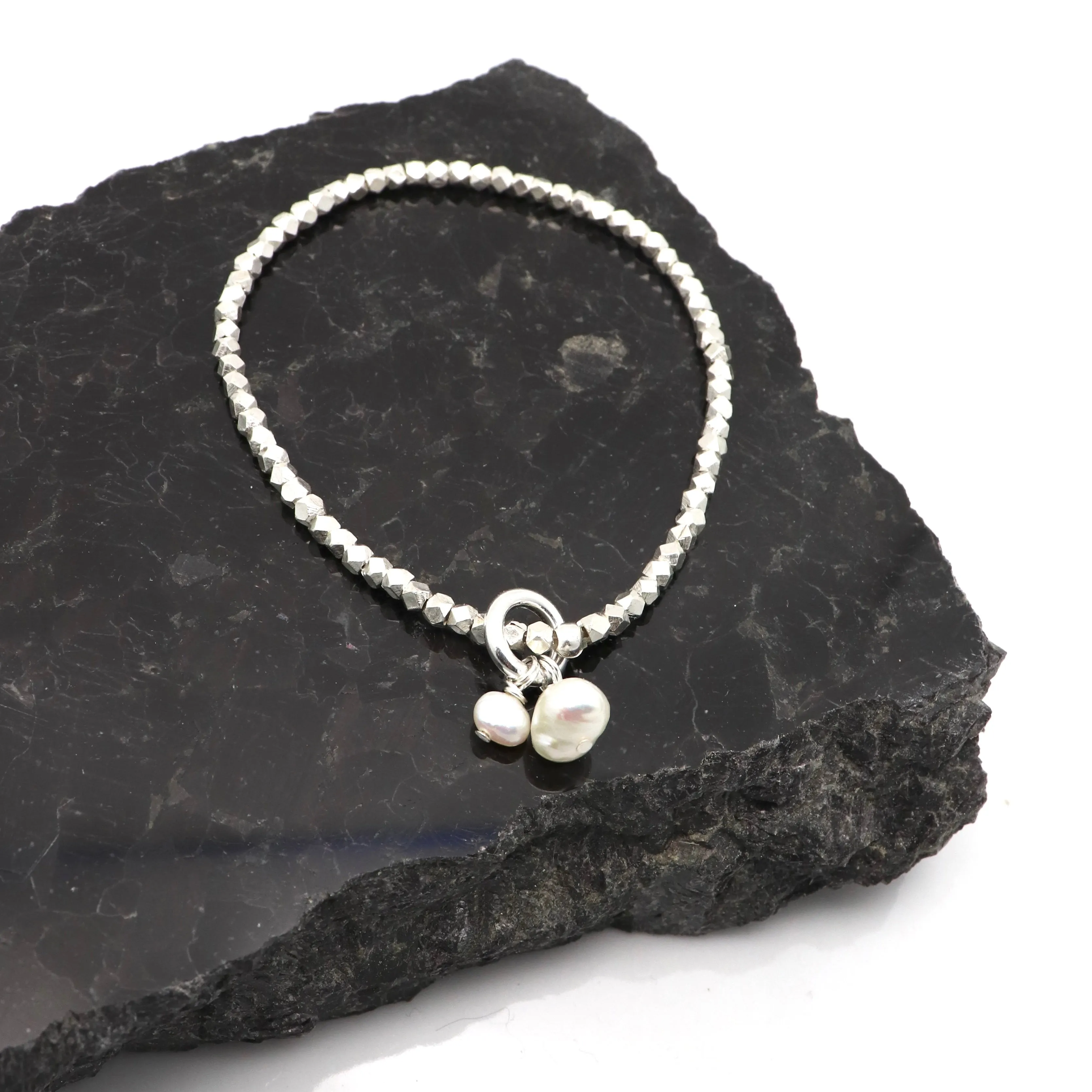 HERA Baroque Pearl & Fine Silver Faceted Nugget Stretch Bracelet