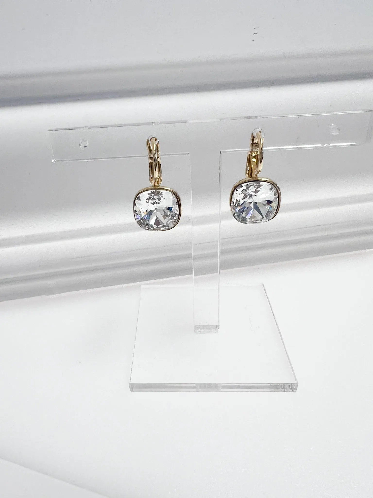 Lina - Cushion Cut Rhinestone Lever Back Earrings