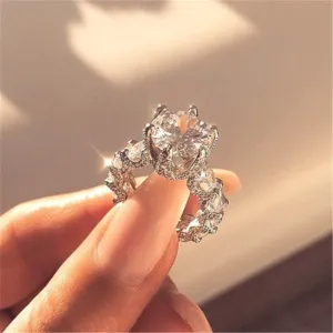Luxury Shiny Crystal Rings For Women Geometry Silvery Ring