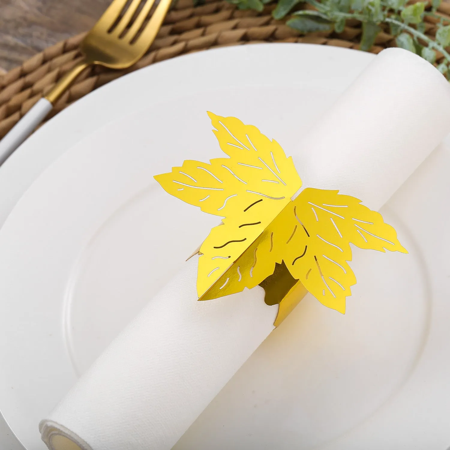 MORGIANA 50 Pieces Leaf Paper Napkin Rings, Disposable Fallen Leaves Napkin Rings for Weddings Party Serviette Table Decoration