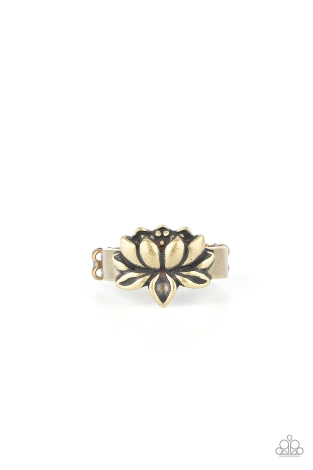 Paparazzi Ring ~ Lotus Crowns - Brass