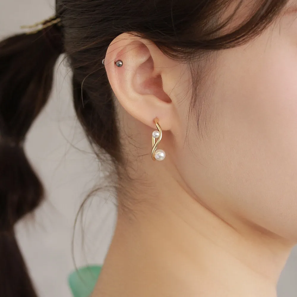 Pearly Twisty C Earrings