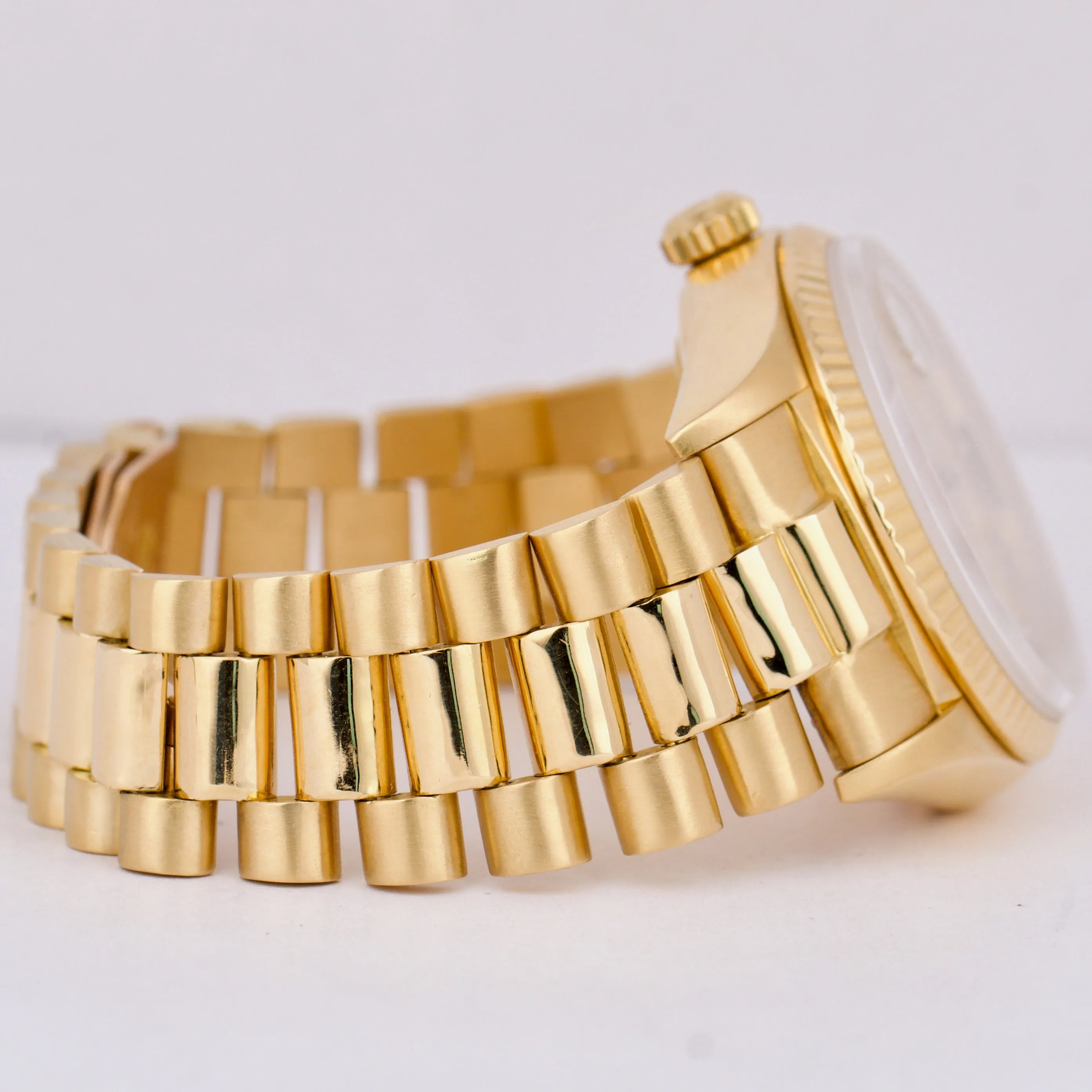 Rolex Day-Date President 36mm CHAMPAGNE 18K Yellow Gold Fluted Watch 18038
