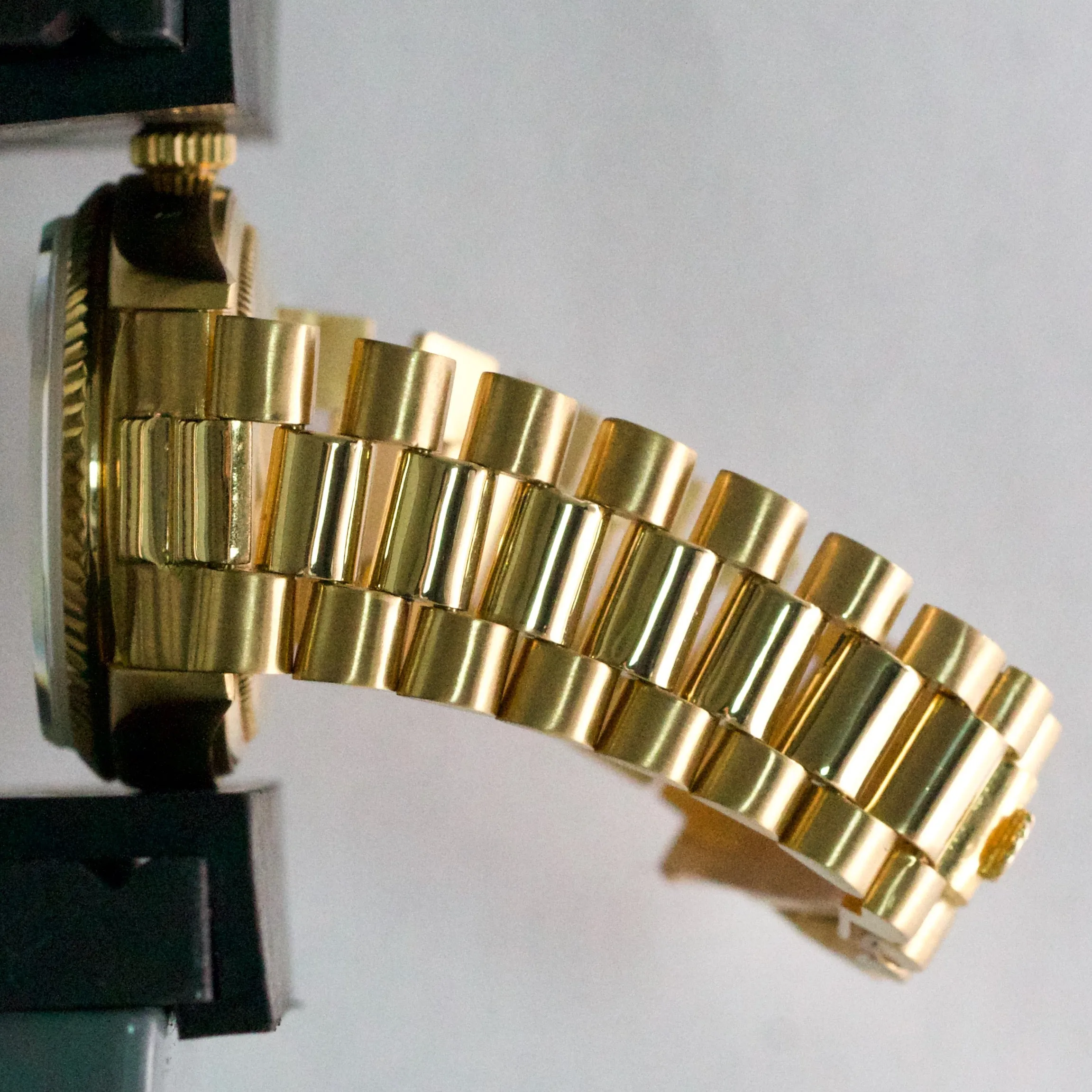 Rolex Day-Date President 36mm CHAMPAGNE 18K Yellow Gold Fluted Watch 18038