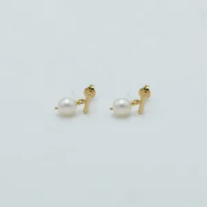 SOPHIE - Drop Pearl Stud - Gold Small