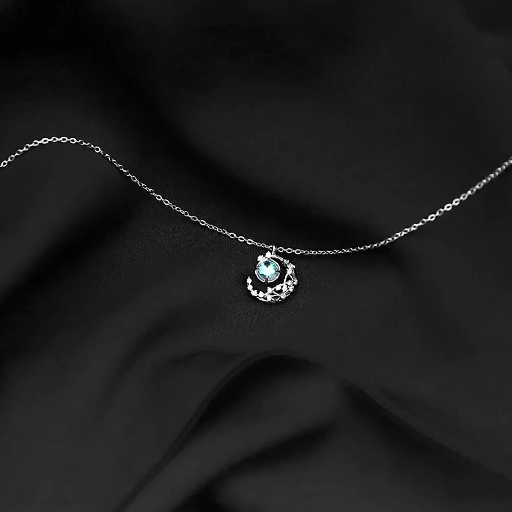 Stunning Sterling Silver Crescent Moon Necklace