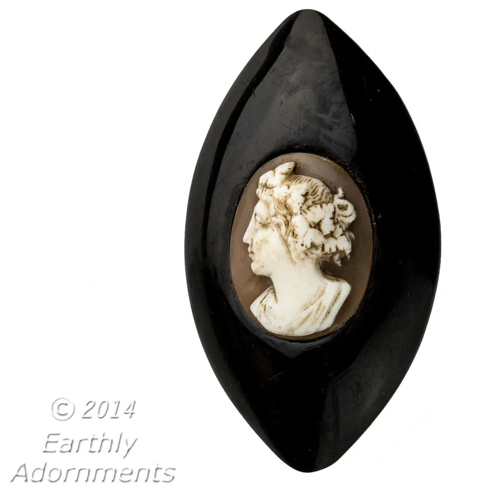 Victorian Whitby jet & shell cameo brooch. pnvc1010(e)