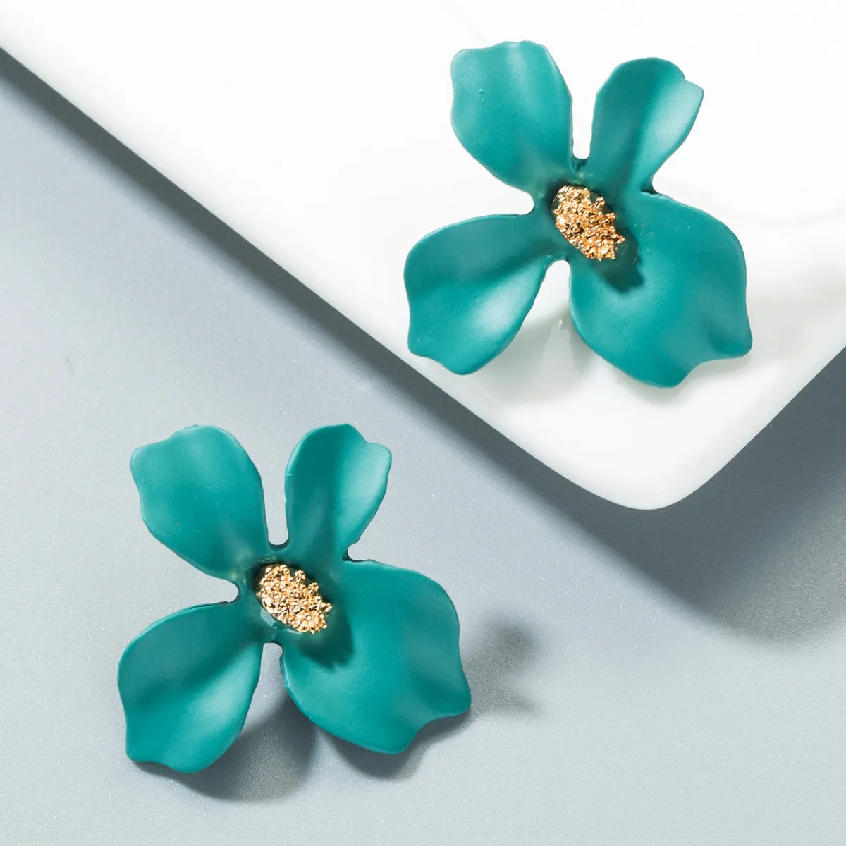 Wholesale Alloy Small Fresh Petals Earrings